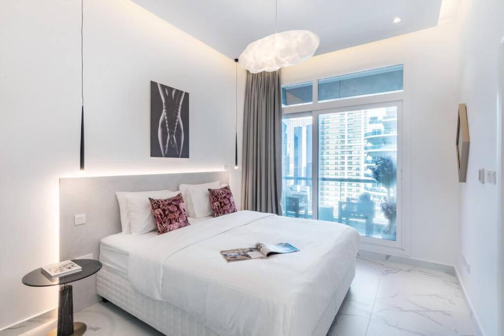 First Class Stylish 4br Marina W Pool, Gym, Walk To Metro * Dubai