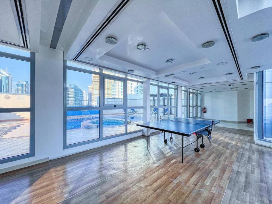 First Class Stylish 4br Marina W Pool, Gym, Walk To Metro Apartment