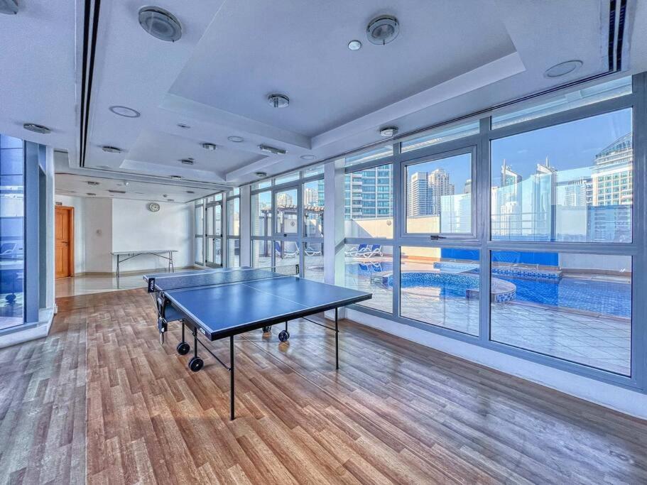First Class Stylish 4br Marina W Pool, Gym, Walk To Metro * Dubai