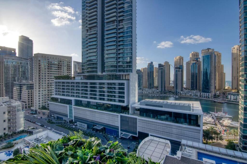 Apartment First Class Stylish 4br Marina W Pool, Gym, Walk To Metro Dubai