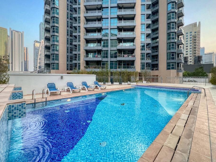 First Class Stylish 4br Marina W Pool, Gym, Walk To Metro Apartment Dubai